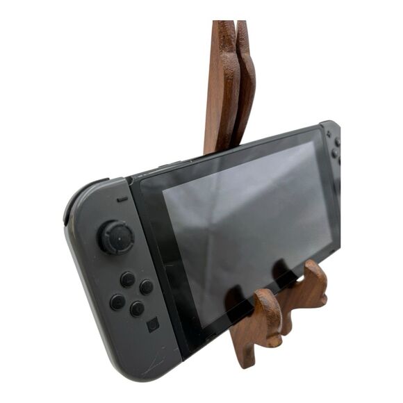 Nintendo Switch withGray Joy-Con (HAC-001-01) & Charger - Picture 2 of 7